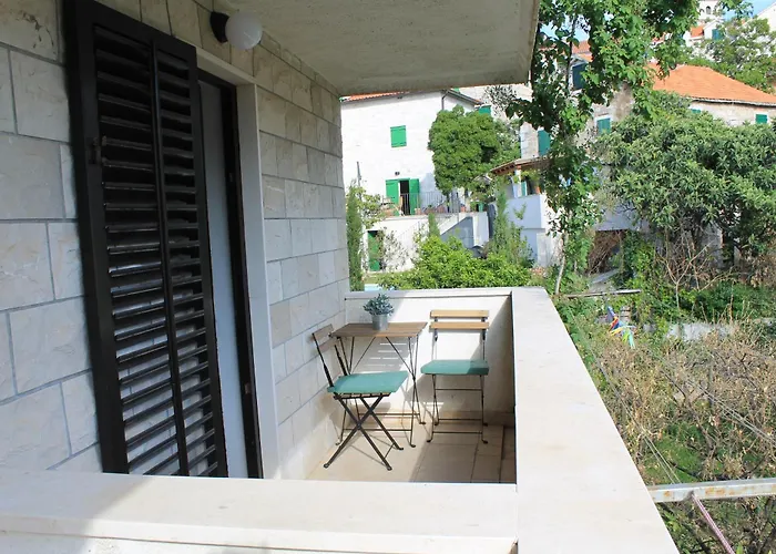 Apartment Sasha Postira